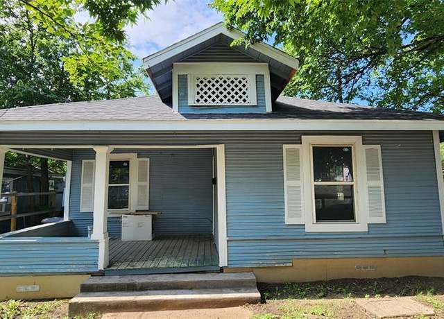 Property at 940 W 7th St, Dallas, TX 75208, 3 beds, 2 baths