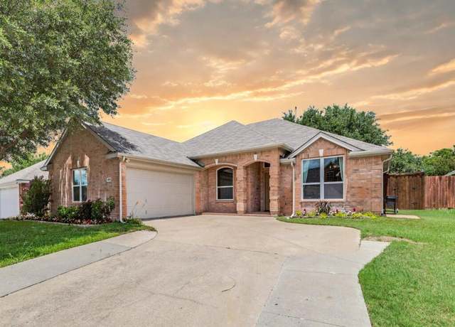 Property at 408 Highview Cir, Royse City, TX 75189, 4 beds, 2 baths