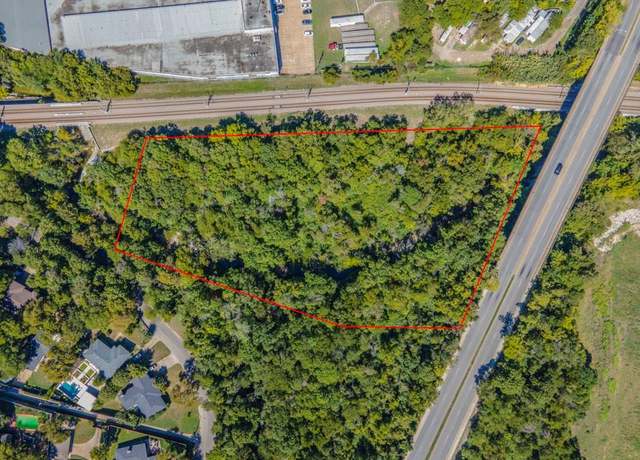Property at 200 N Manus Dr, Dallas, TX 75224