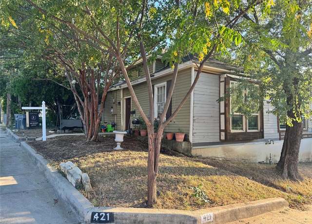 Property at 421 N Patton Ave, Dallas, TX 75203, 3 beds, 2 baths