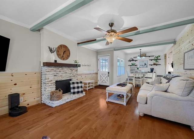 Property at 110 S Binkley St, Sherman, TX 75092, 3 beds, 2 baths