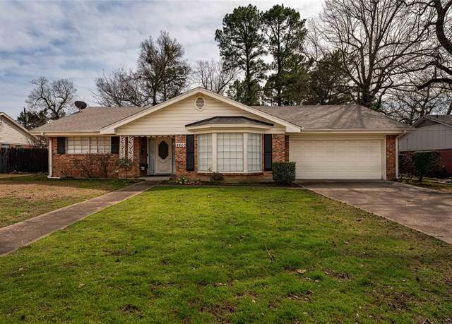 Property at 2860 Hubbard St, Paris, TX 75460, 3 beds, 2 baths