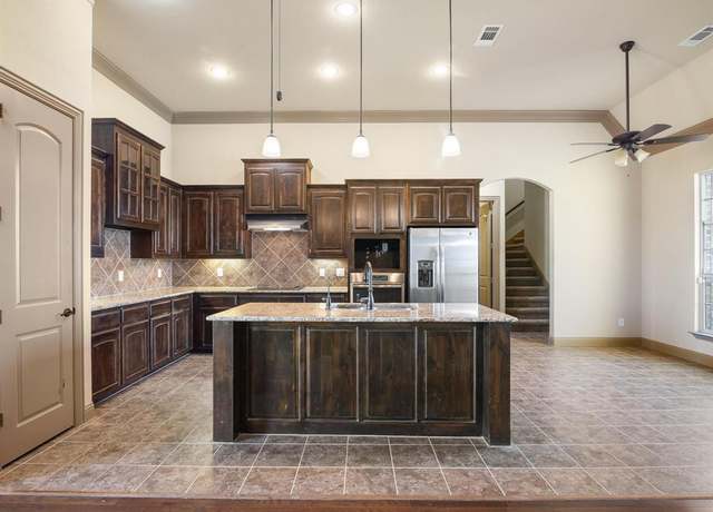 Property at 105 Timothy Ln, Decatur, TX 76234, 4 beds, 3 baths
