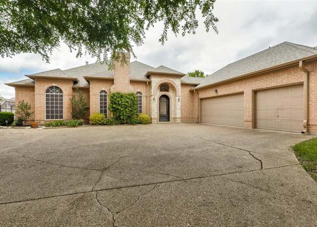 Property at 300 Skyline Dr, Trophy Club, TX 76262, 4 beds, 2 baths