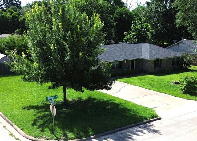 Property at 454 Pamela Dr, Mineola, TX 75773, 3 beds, 2 baths