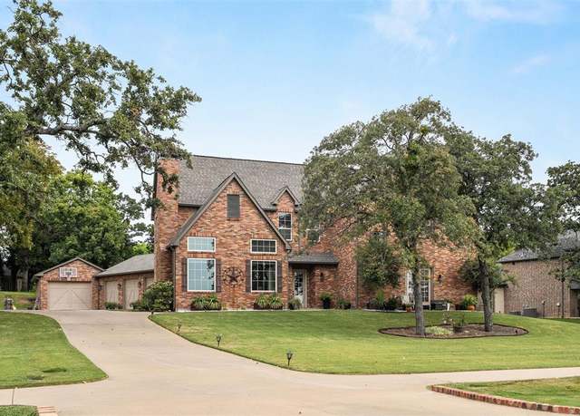 Property at 212 Cape Shore Dr, Kemp, TX 75143, 4 beds, 4.5 baths