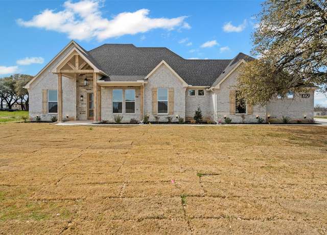 Property at 1029 Uplift Dr, Weatherford, TX 76087, 3 beds, 2.5 baths