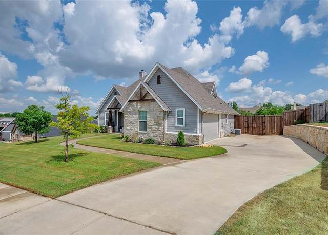 Property at 304 William Allen Ln, Decatur, TX 76234, 4 beds, 3 baths