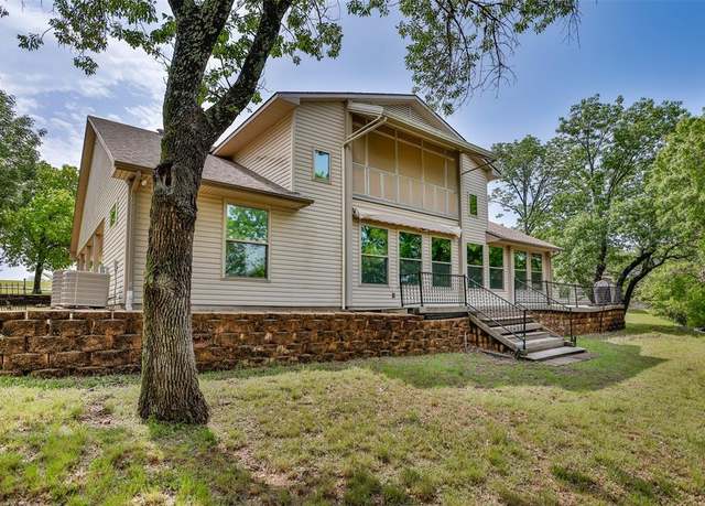 Property at 149 Red Oak, Gainesville, TX 76240, 4 beds, 2 baths