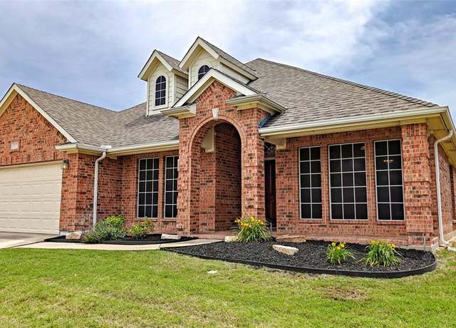 Property at 10252 Red Bluff Ln, Fort Worth, TX 76177, 4 beds, 2 baths