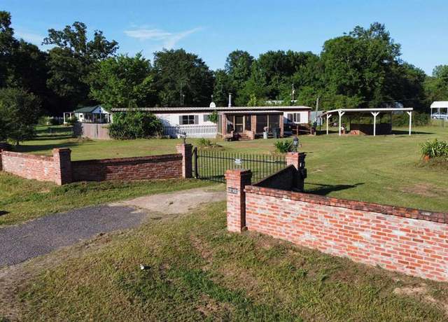 Property at 9830 Esthlyn St, Keithville, LA 71047, 3 beds, 2 baths