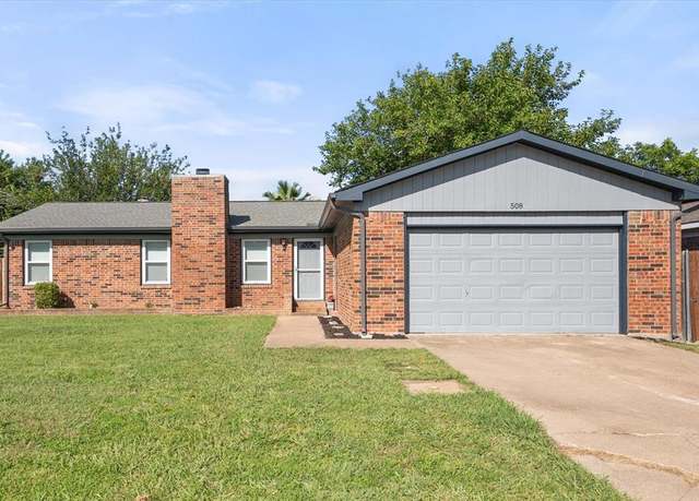 Property at 508 S Waxahachie St, Mansfield, TX 76063, 3 beds, 2 baths