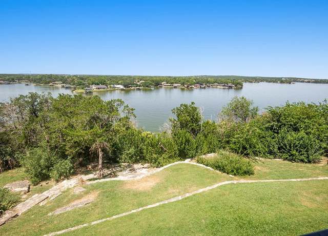 Property at 4307 Acoma Ct, Granbury, TX 76048, 3 beds, 2 baths