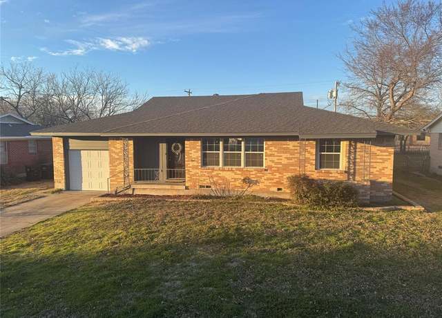 Property at 1418 Williamsburg Rd, Greenville, TX 75401, 4 beds, 3 baths