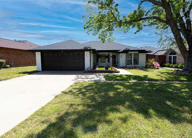 Property at 3514 Cliff Oaks Dr, Corinth, TX 76210, 3 beds, 2 baths