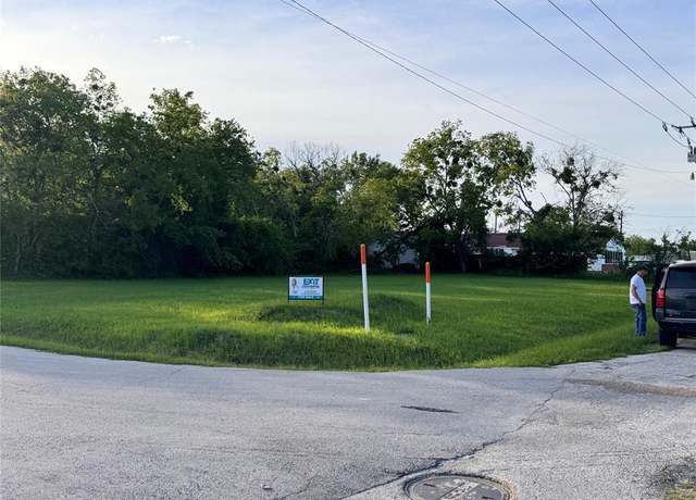 Property at 202 E Crescent St, Terrell, TX 75160