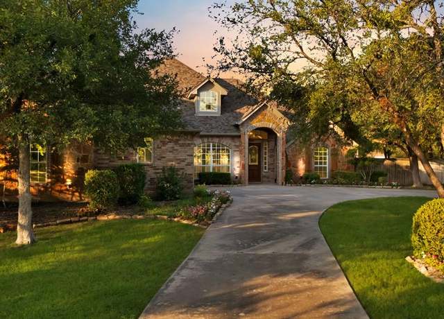 Property at 120 Ashley Ln, Lakeside, TX 76108, 4 beds, 3 baths