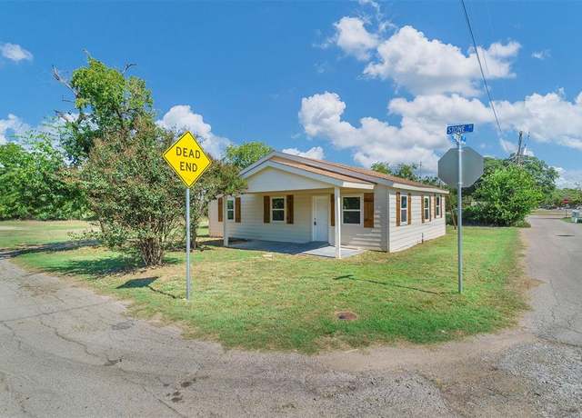 Property at 214 Stone St, Granbury, TX 76048, 3 beds, 1 bath