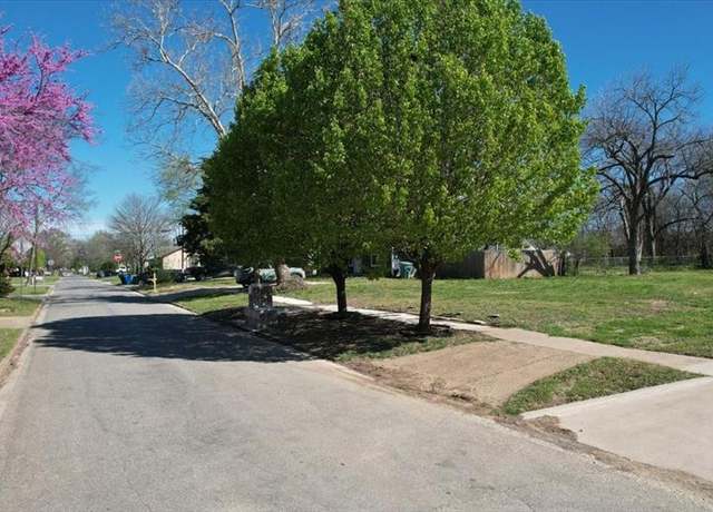 Property at 615 S Maxey St, Sherman, TX 75090