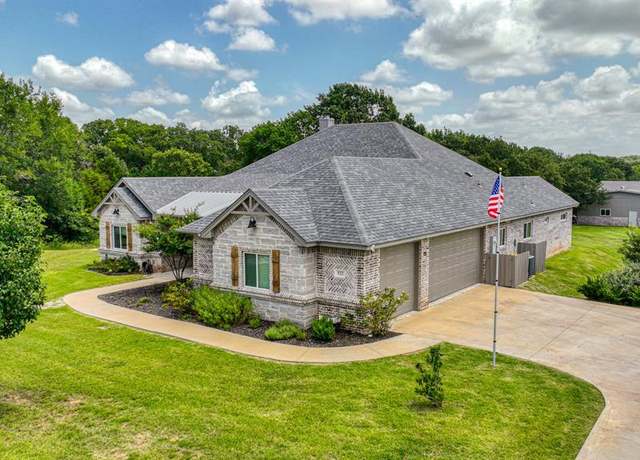 Property at 532 Lydia Ln, Granbury, TX 76049, 4 beds, 3 baths