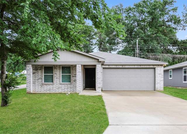 Property at 257 Harbor Dr, Gun Barrel City, TX 75156, 3 beds, 2 baths