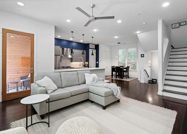 Property at 1910 Euclid Ave #2, Dallas, TX 75206, 2 beds, 2.5 baths
