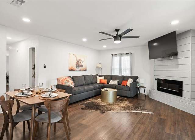 Property at 1201 S Rusk St, Weatherford, TX 76086, 3 beds, 2 baths