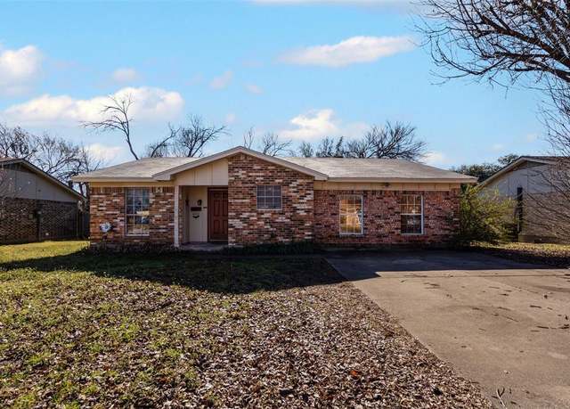 Property at 631 Sue Ann Ln, Burleson, TX 76028, 4 beds, 2 baths