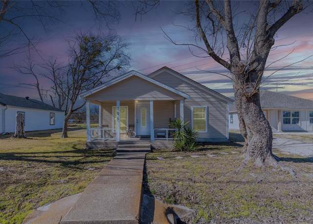 Property at 306 Avenue A, Ennis, TX 75119, 3 beds, 1 bath