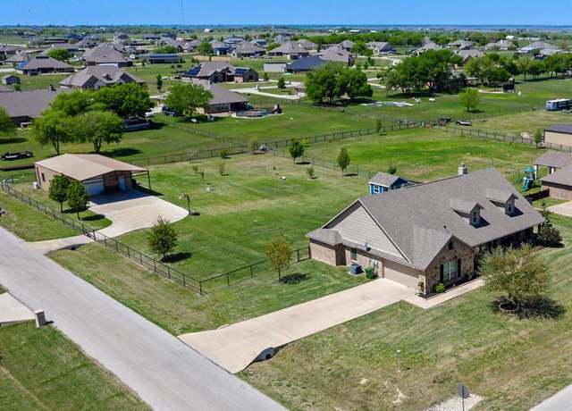 Property at 7901 Windridge Dr, Godley, TX 76044, 4 beds, 2 baths