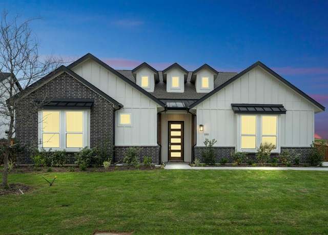 Property at 880 Brookwood Blvd, Haslet, TX 76052, 4 beds, 3 baths