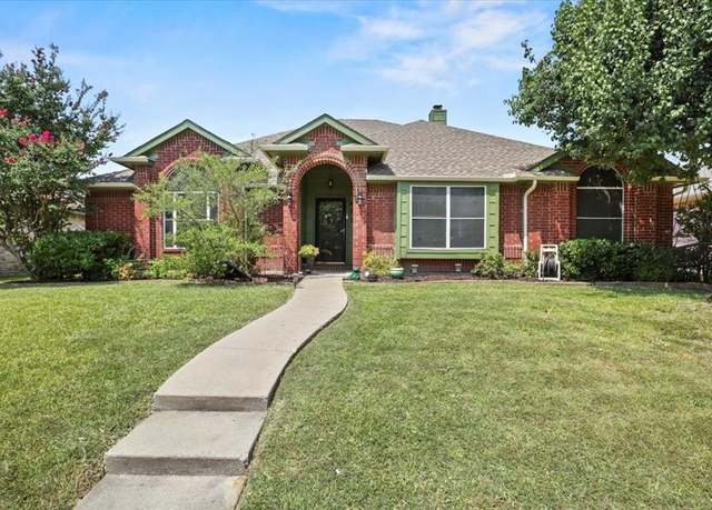 Property at 423 N Winding Oaks Dr, Wylie, TX 75098, 3 beds, 2 baths