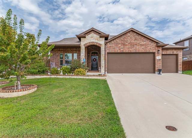 Property at 1121 Berwick Ct, Saginaw, TX 76131, 4 beds, 3 baths