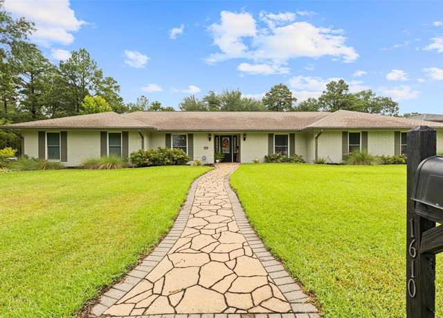Property at 1610 Pinecrest Dr, Gilmer, TX 75644, 5 beds, 3 baths