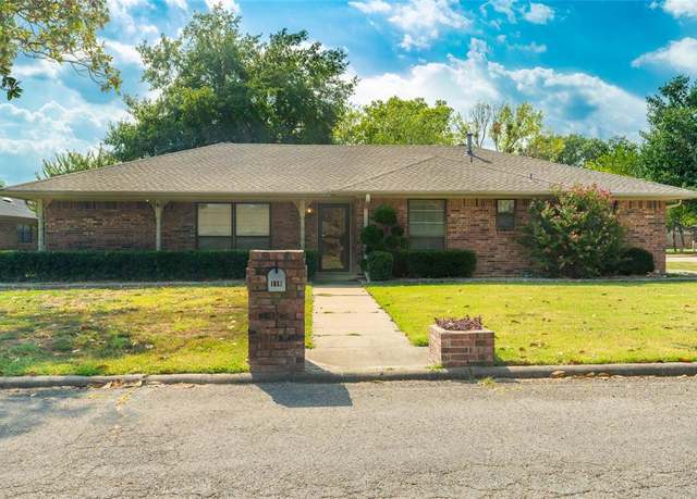 Property at 110 Oak Glen Dr, Greenville, TX 75402, 3 beds, 2 baths