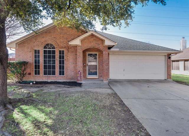 Property at 856 Santa Fe Dr, Saginaw, TX 76131, 3 beds, 2 baths