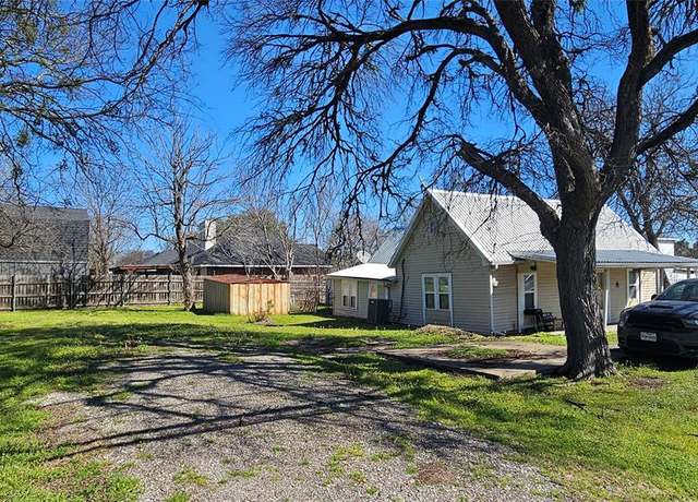 Property at 409 E 7th St, Ferris, TX 75125, 2 beds, 1 bath