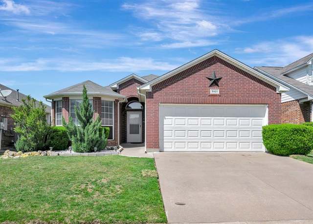 Property at 3921 Old Richwood Ln, Fort Worth, TX 76244, 3 beds, 2 baths