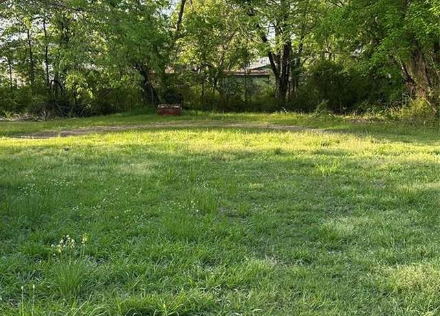Property at 704 E 8th St, Bonham, TX 75418