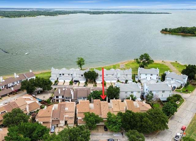 Property at 26 Oakbrook Dr, Lewisville, TX 75057, 4 beds, 2.5 baths
