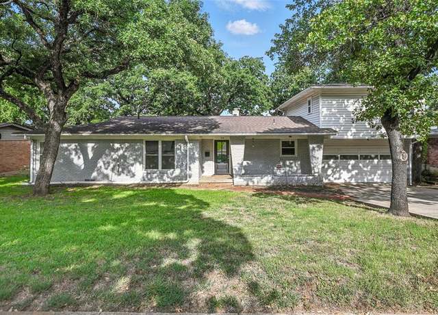 Property at 1404 Briarwood Blvd, Arlington, TX 76013, 4 beds, 3 baths