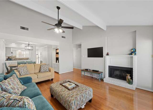 Property at 2905 Lake Shore Dr #206, Waco, TX 76708, 2 beds, 2 baths