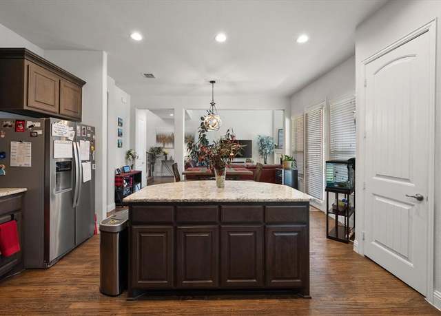 Property at 2685 Venice Dr #5, Grand Prairie, TX 75054, 4 beds, 3.5 baths