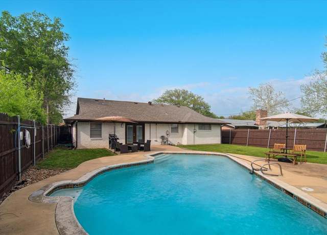 Property at 2404 17th St, Plano, TX 75074, 3 beds, 2 baths
