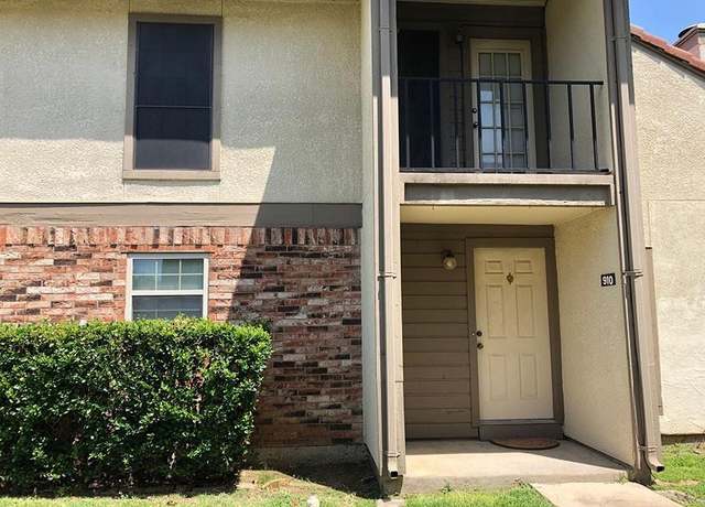 Property at 910 Turtle Cv #148, Irving, TX 75060, 1 bed, 1.5 baths