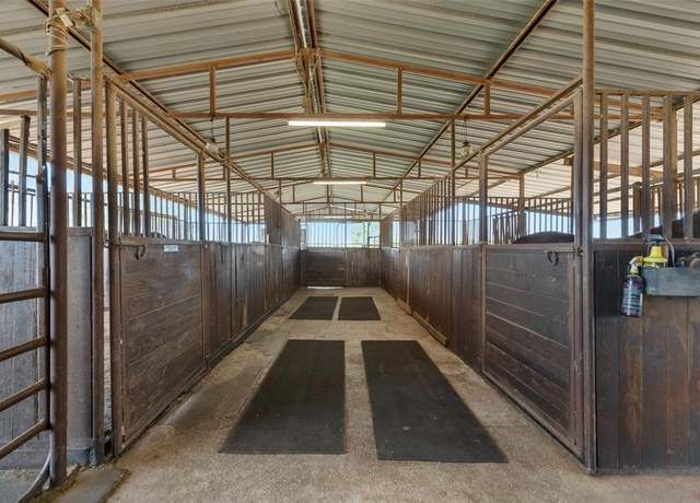 Property at 218 Eastwood Rd, Springtown, TX 76082, 3 beds, 2 baths