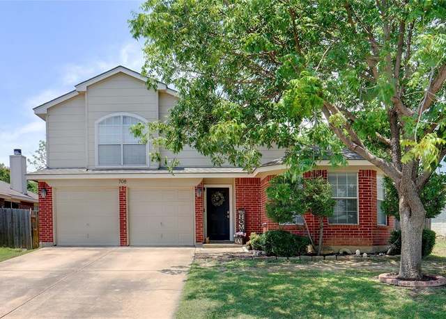 Property at 708 Hummingbird Trl, Saginaw, TX 76131, 4 beds, 2.5 baths