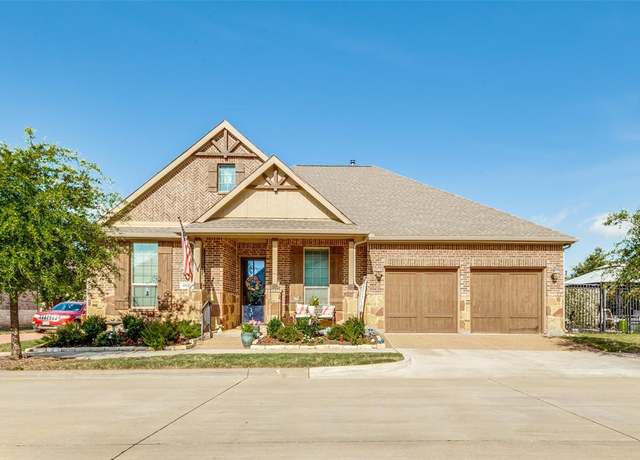 Property at 4838 Forest Crest Pkwy, Arlington, TX 76005, 2 beds, 2 baths