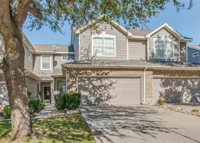 Property at 3029 Rolling Meadow Dr, Plano, TX 75025, 2 beds, 2.5 baths