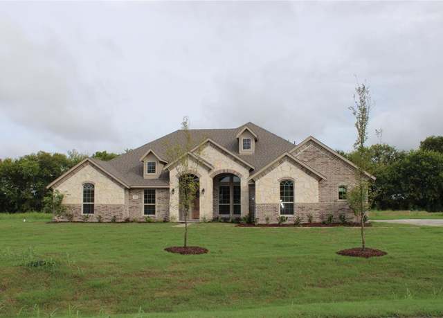 Property at 1052 Lynx Hollow Trl, Forney, TX 75126, 4 beds, 3 baths
